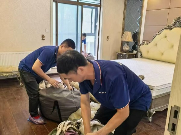 武汉千年美丽别墅｜格丽雅家政窗帘专业精洗 现场实拍