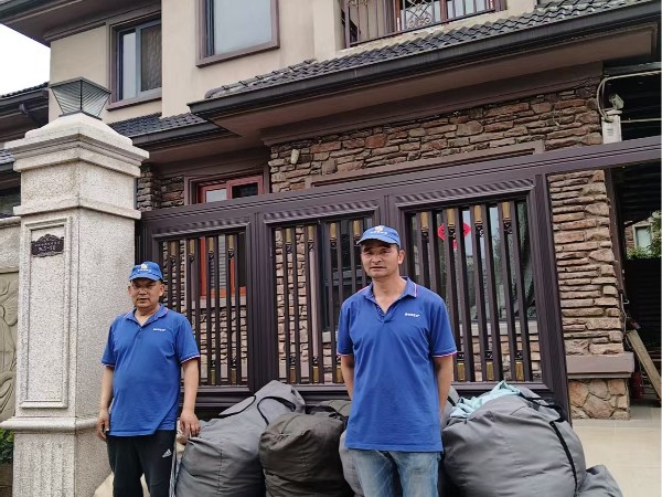 武汉保利十二橡树庄园别墅窗帘清洗｜15 年格丽雅家政免费上门拆装洗护 全房墙面地面吊顶深度吸尘一站式服务