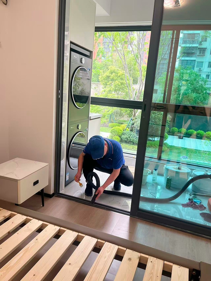 69dca7573f5bf14613445ad04967ee94